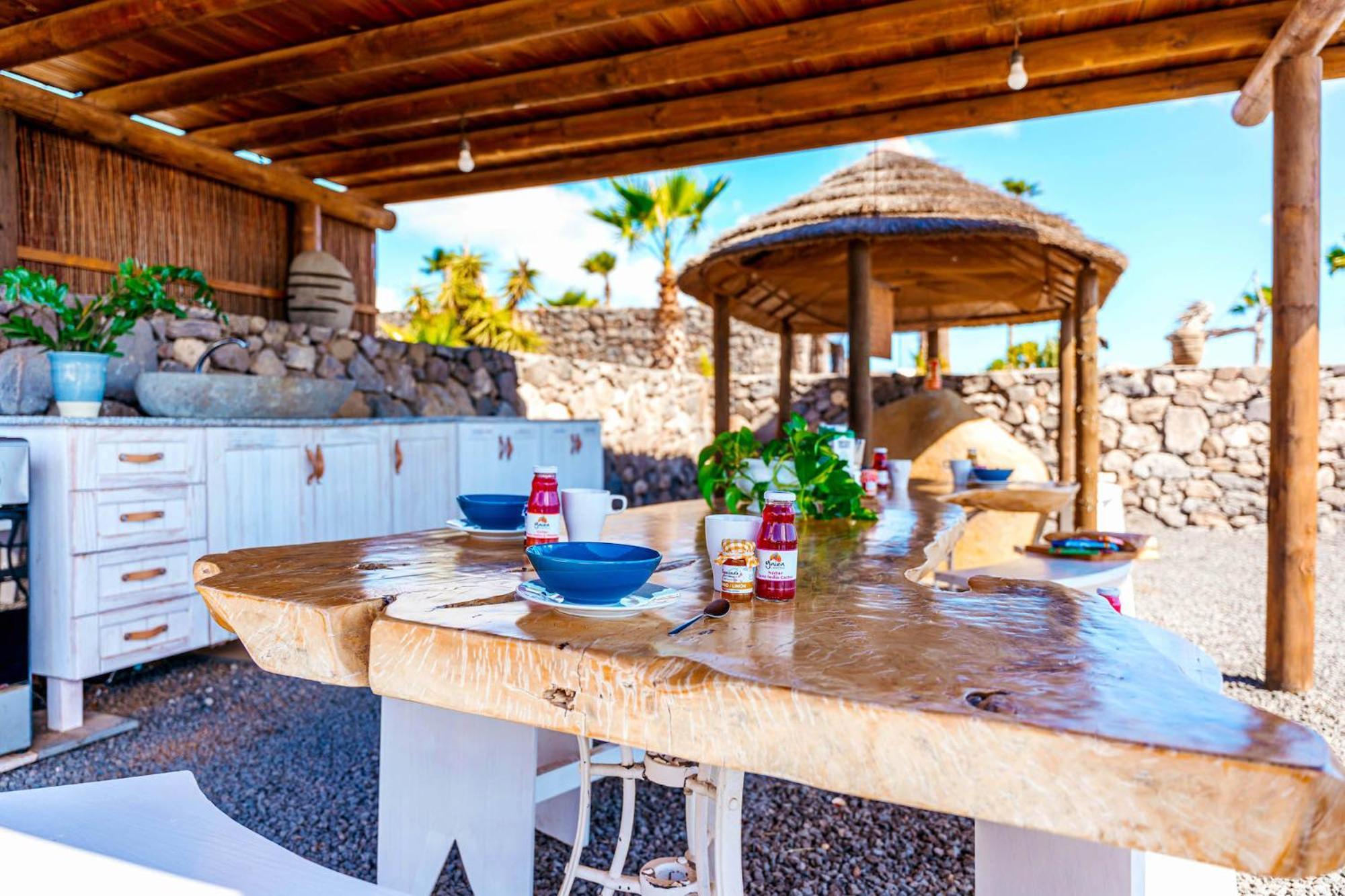 Finca De Arrieta Village - Yurts And Stone Cottages - Shared Pool - Walking Distance To Arrieta Beach - Eco Friendly Tabayesco Luaran gambar