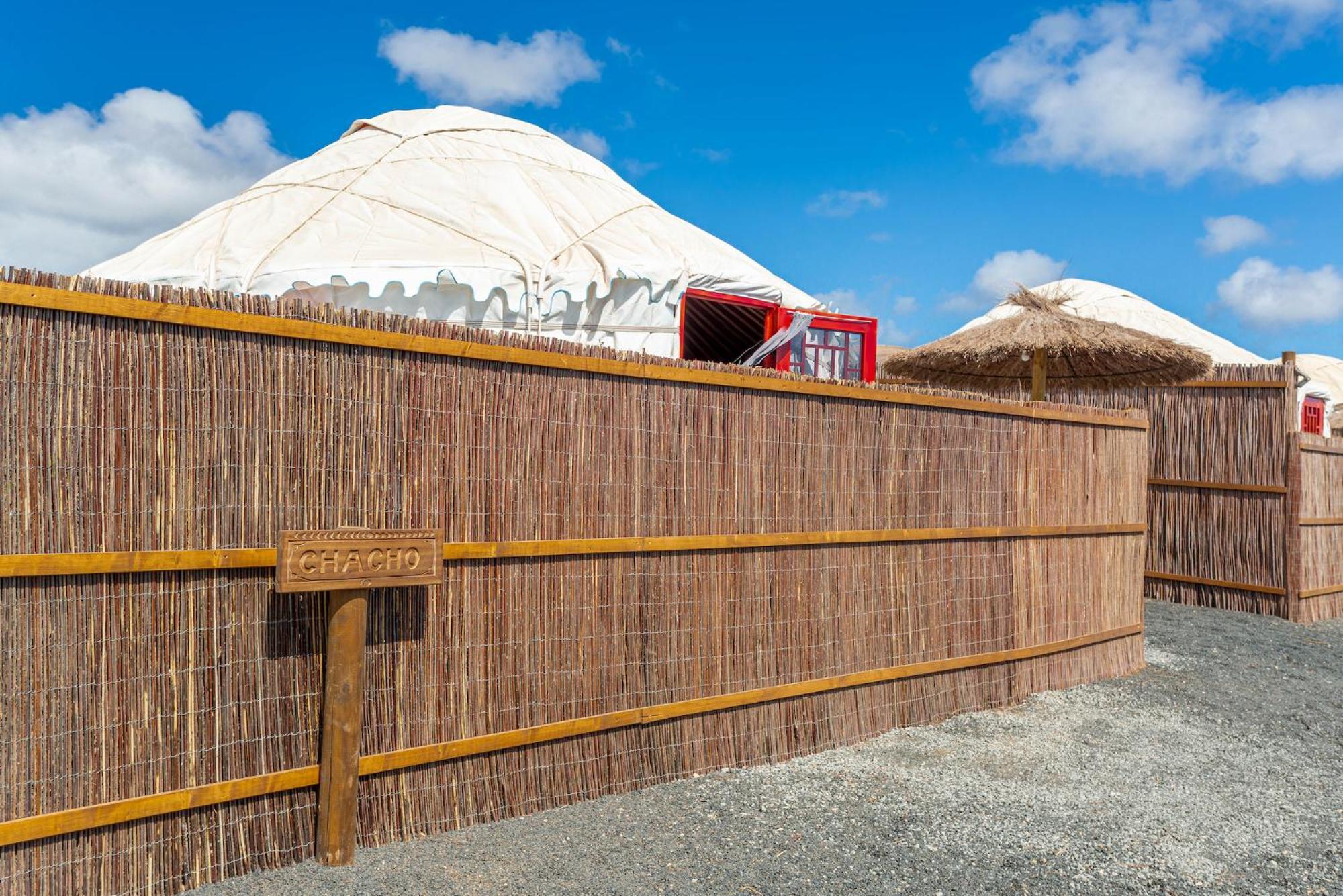 Finca De Arrieta Village - Yurts And Stone Cottages - Shared Pool - Walking Distance To Arrieta Beach - Off Grid Tabayesco Luaran gambar