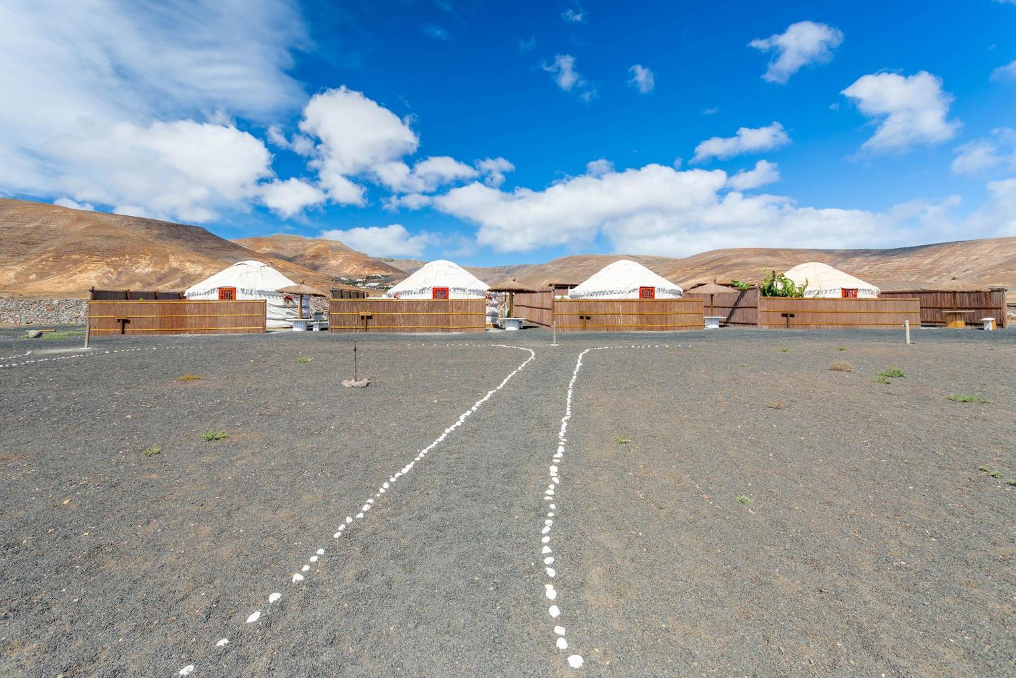 Finca De Arrieta Village - Yurts And Stone Cottages - Shared Pool - Walking Distance To Arrieta Beach - Off Grid Tabayesco Luaran gambar