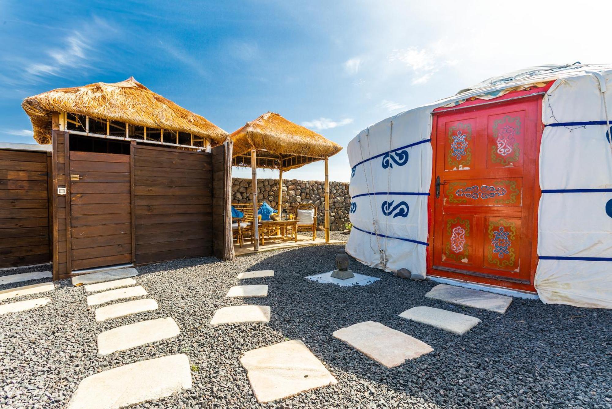 Finca De Arrieta Village - Yurts And Stone Cottages - Shared Pool - Walking Distance To Arrieta Beach - Eco Friendly Tabayesco Luaran gambar