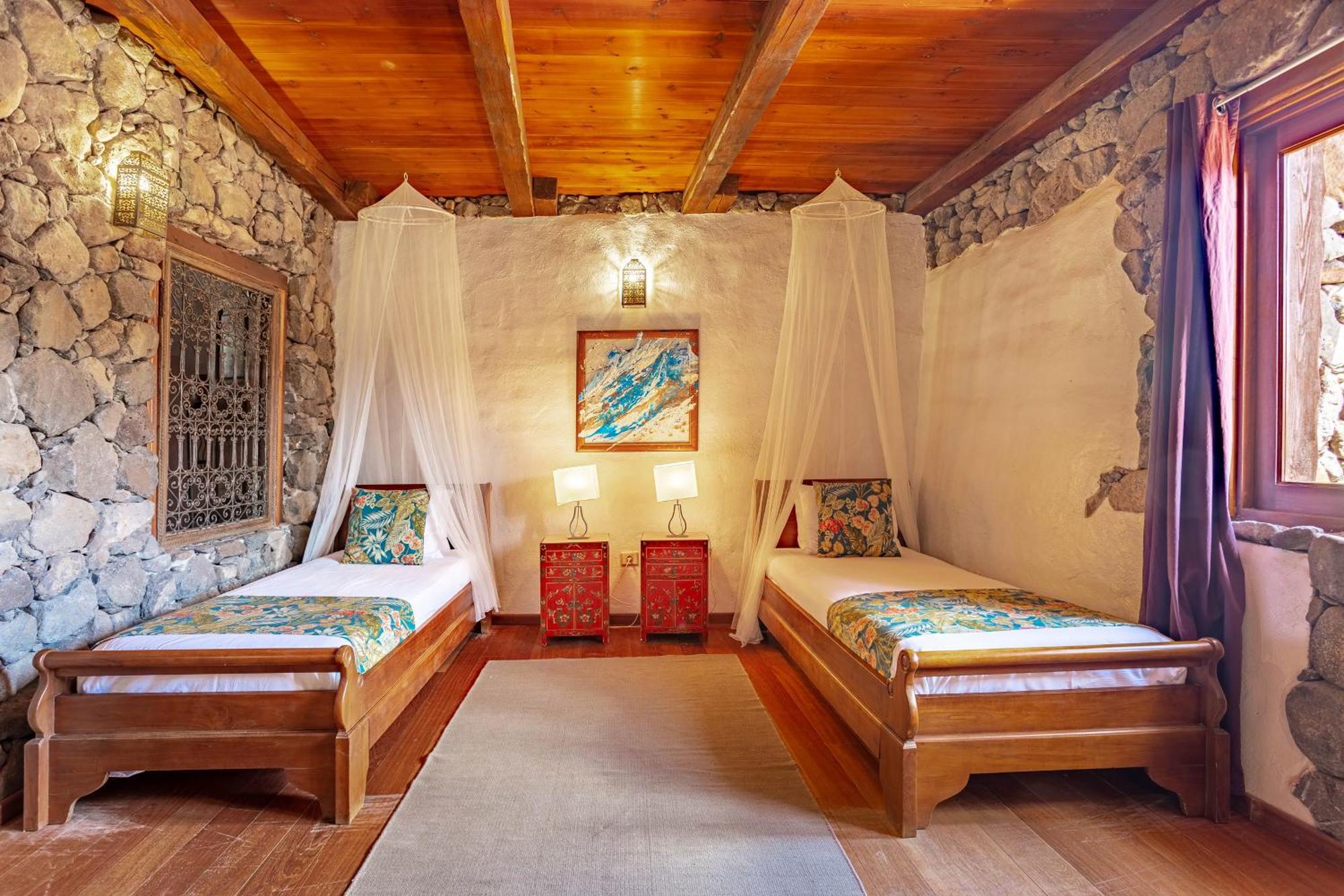 Finca De Arrieta Village - Yurts And Stone Cottages - Shared Pool - Walking Distance To Arrieta Beach - Eco Friendly Tabayesco Luaran gambar