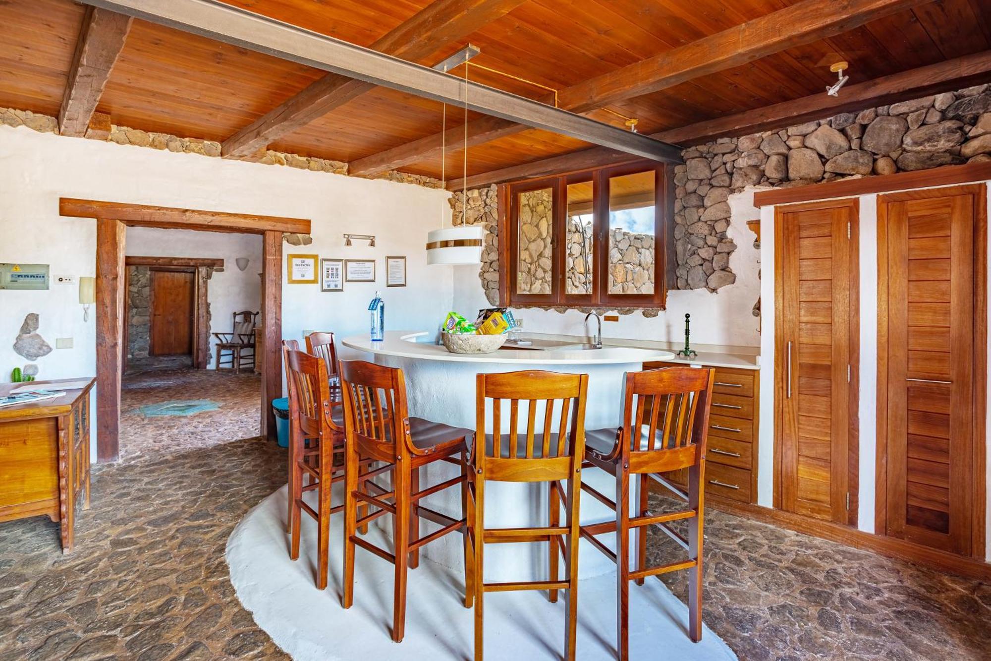 Finca De Arrieta Village - Yurts And Stone Cottages - Shared Pool - Walking Distance To Arrieta Beach - Eco Friendly Tabayesco Luaran gambar